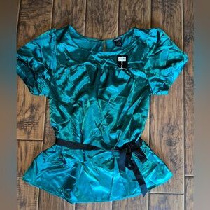 Eyeshadow Women’s Beautiful Green Blouse Size 2X